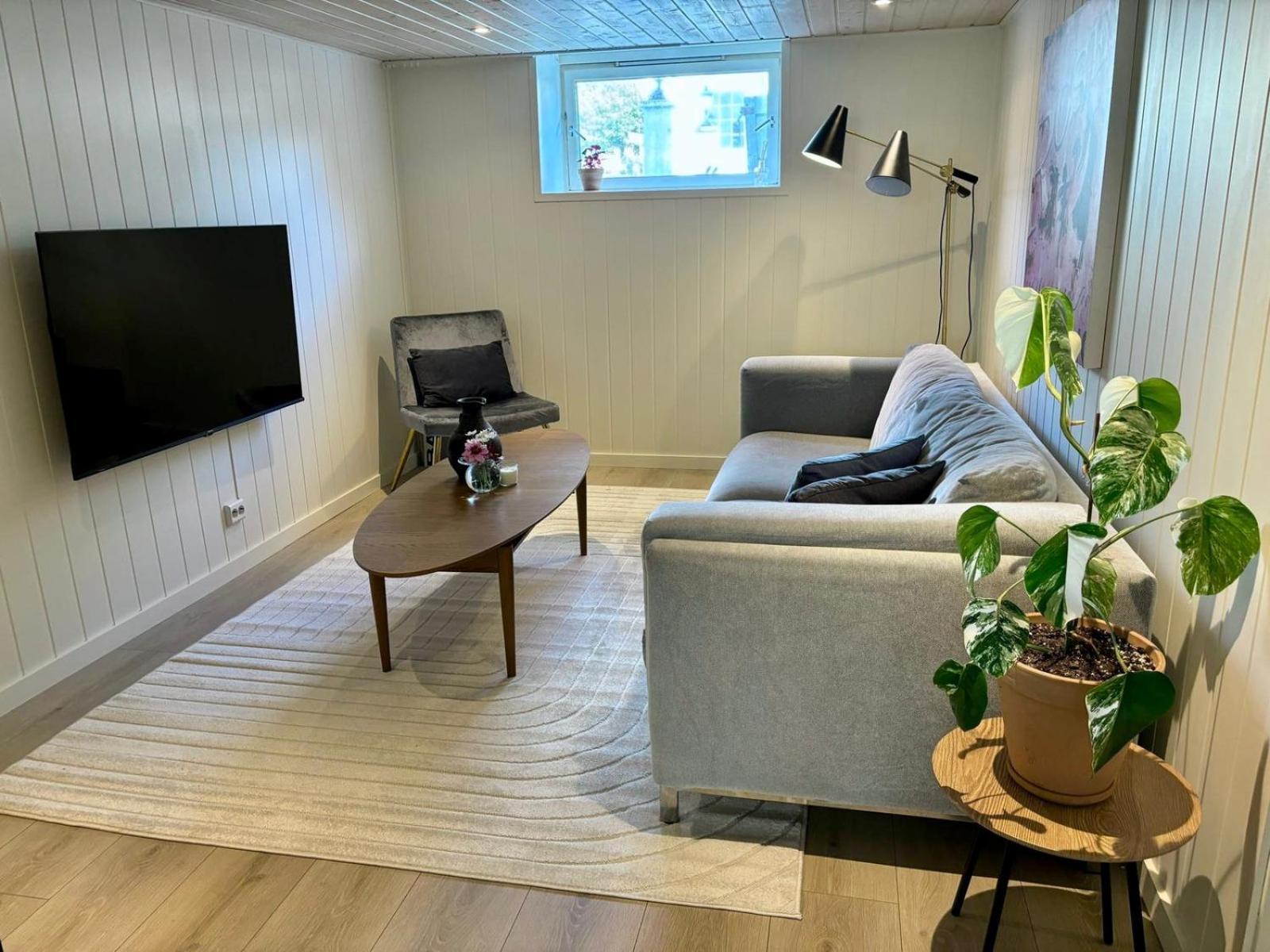 Down Town Apartment With Outside Area In Villa Kristiansand Buitenkant foto